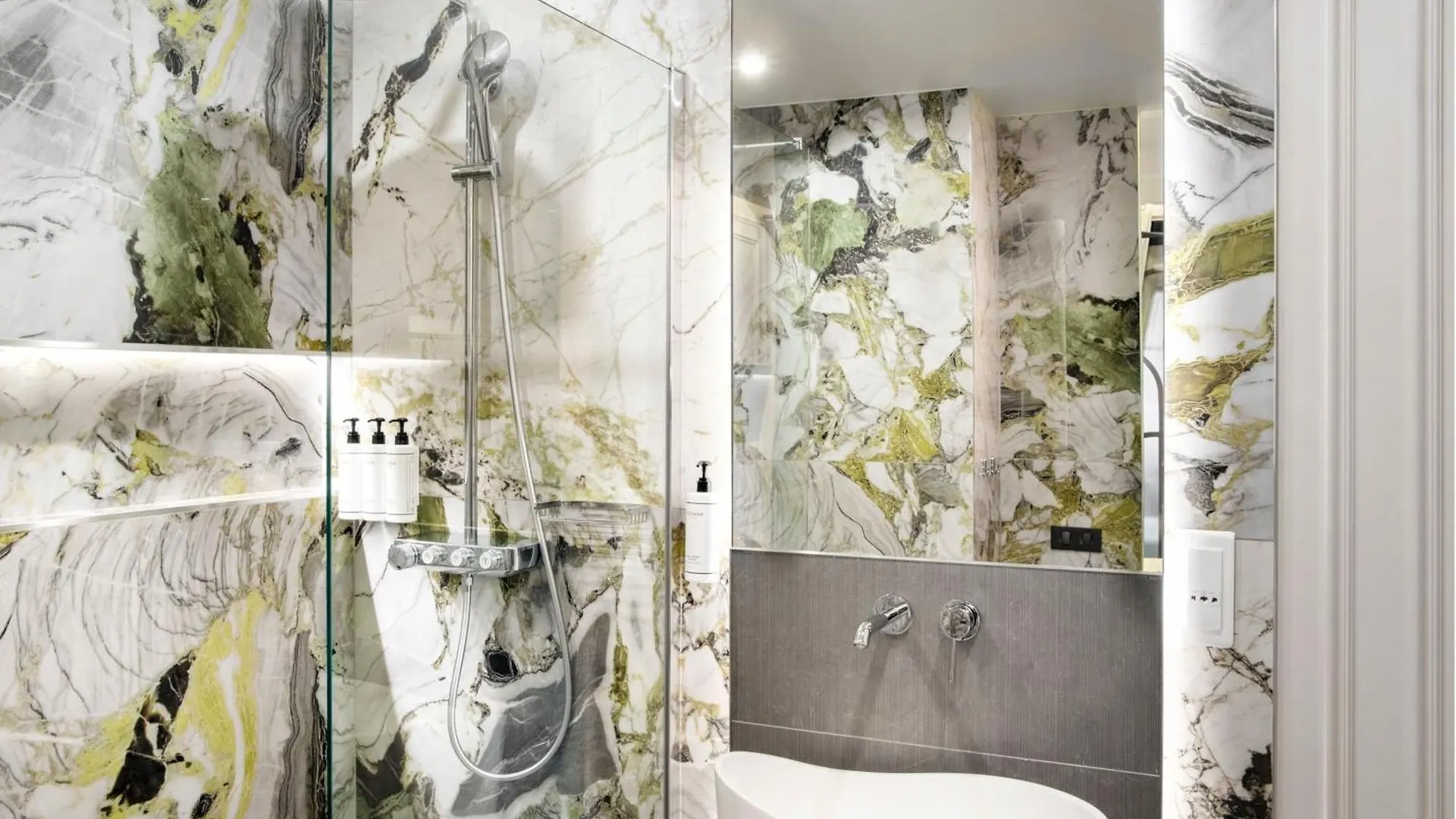 Merveil - Signature Suite -Tour Eiffel-Grenelle II Paris Apartment